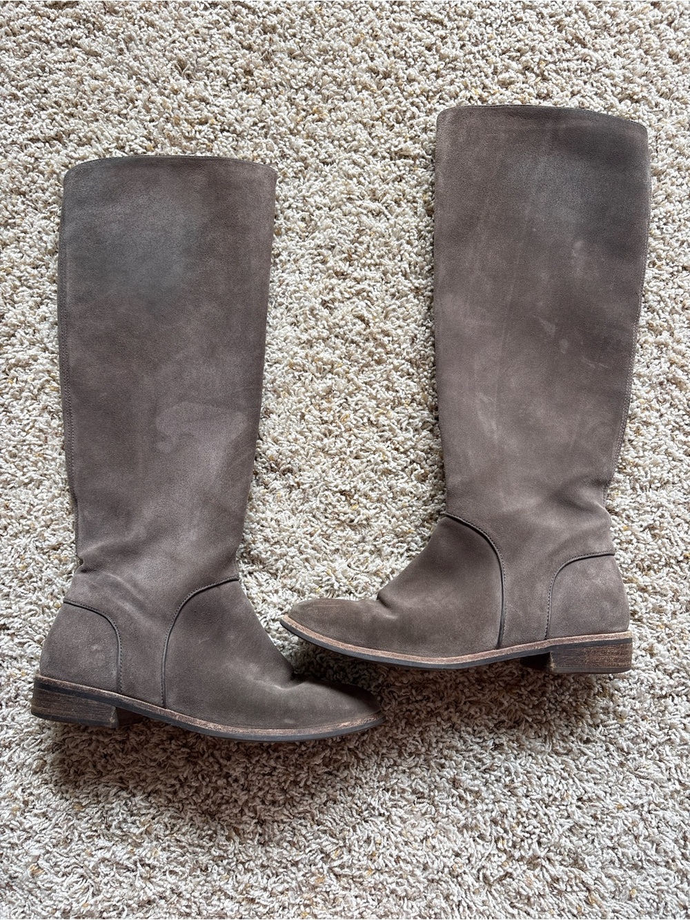 UGG Daley Tall Boot Gray Sz 8